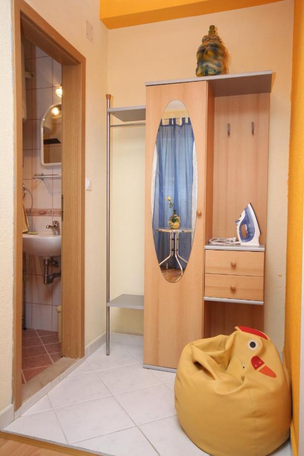 Apartments By The Sea Podgora, Makarska - 6713 외부 사진
